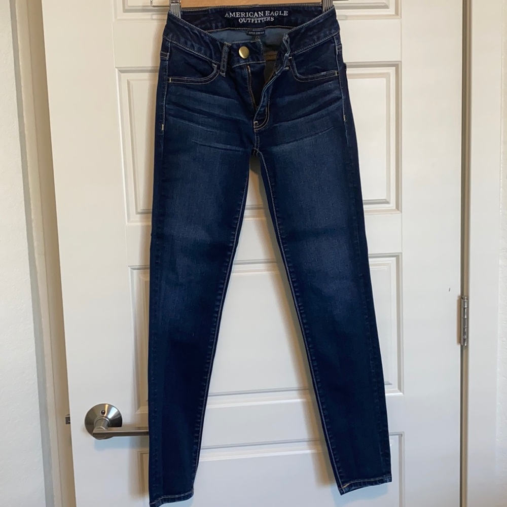 Dark wash American eagle jeggings